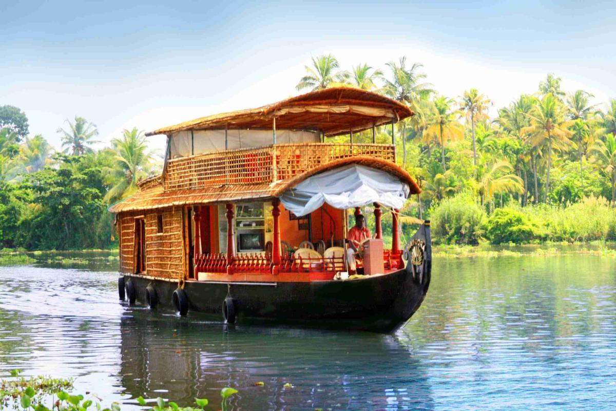 Setting Sail: The Ultimate Guide to the Best Water Cruises in India
